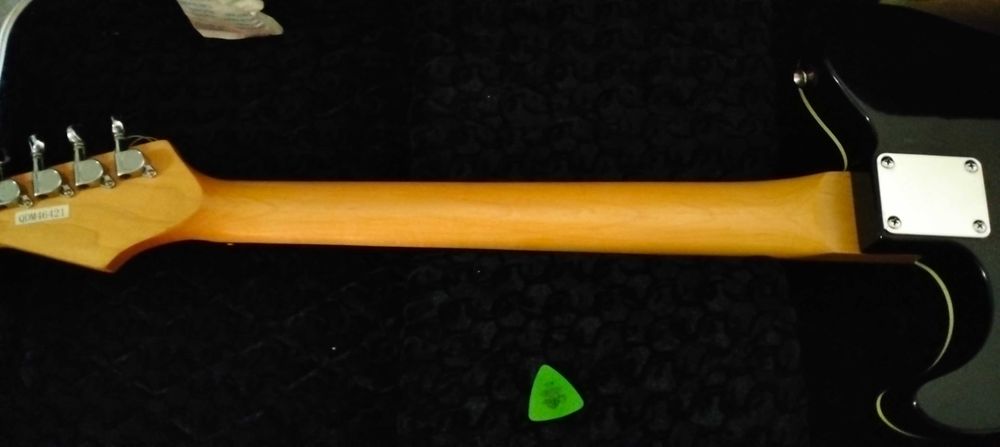 Guitarra eléctrica Peavey EXP com case
