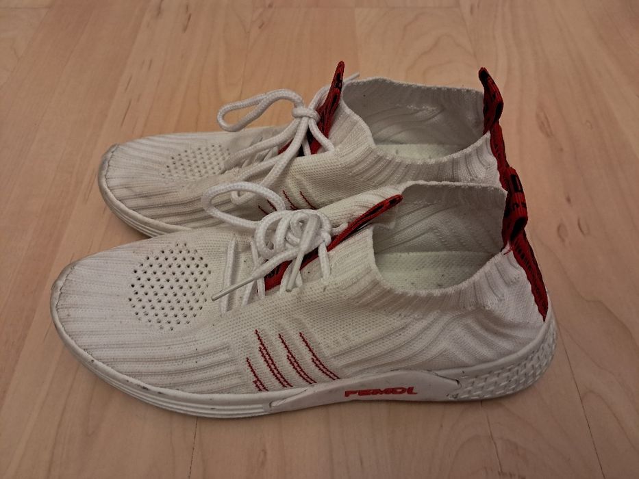 Buty sportowe z materiału