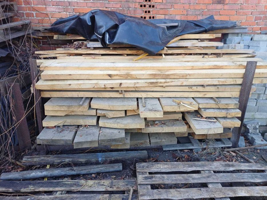 Brusy dębowe, deski dębowe