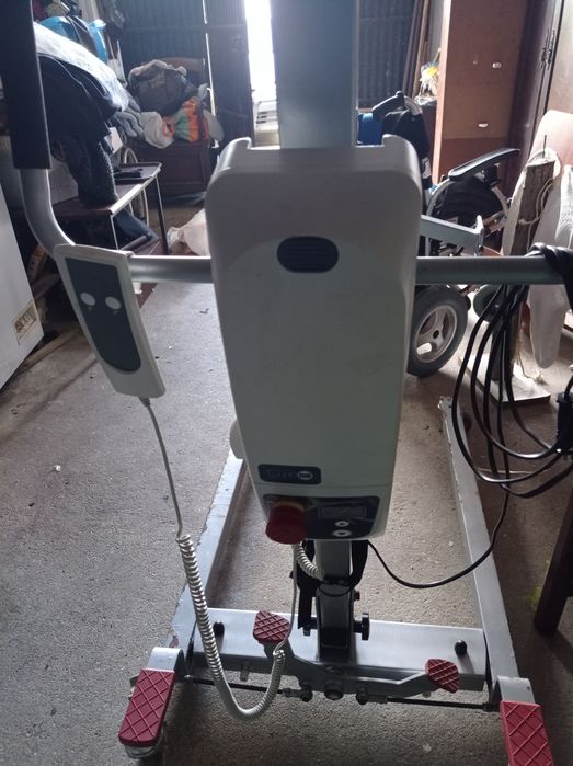 Grua elétrica (elevatória) com arnês