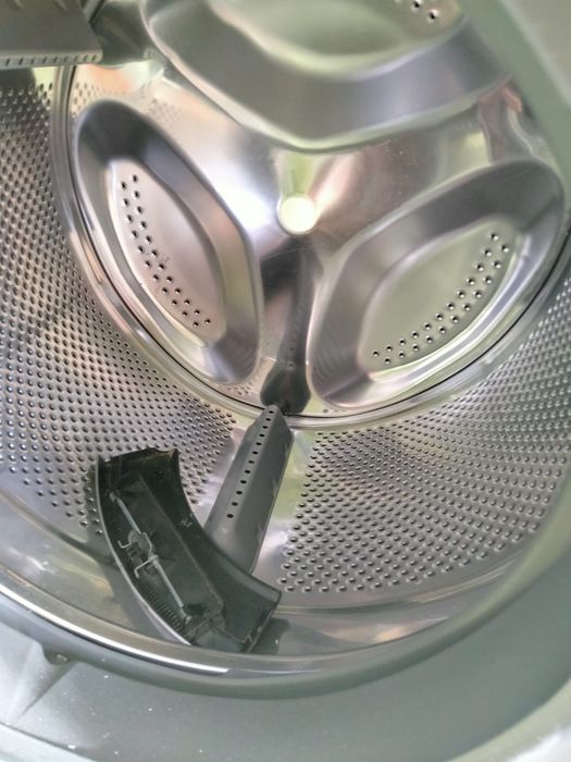Máquina de lavar roupa para peças.