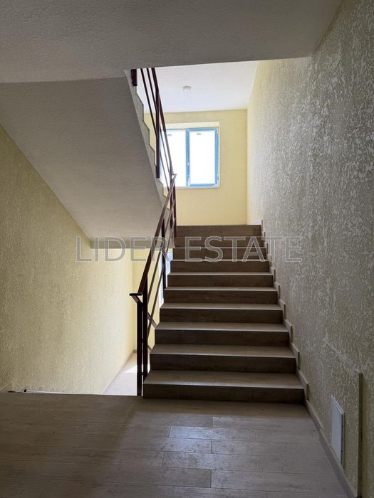 Продам 1-кімн. квартиру 74м² на 2/5 у ЖК Озерний край, Ужгород! - More