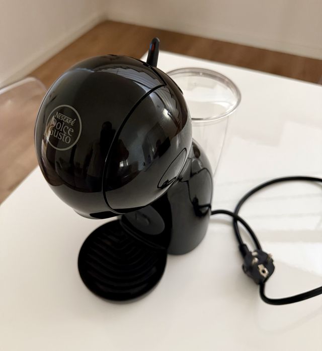 Vendo máquinas de café: Nescafé Dolce Gusto Piccolo e  Delta Q Qool  Ambas