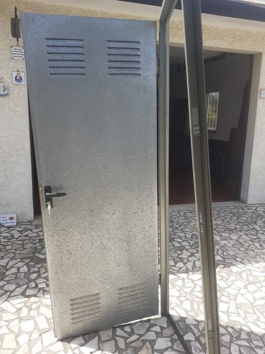 Porta de arrumos