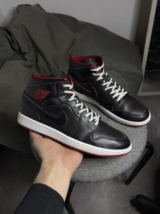Кросівки AIR JORDAN 1 MID ‘BLACK/RED’ 44 28 кроссовки nike джордан