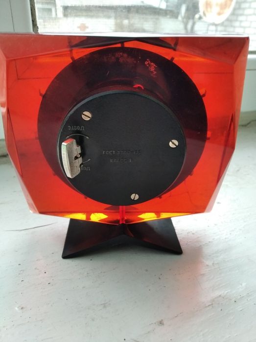 Продам часы молния