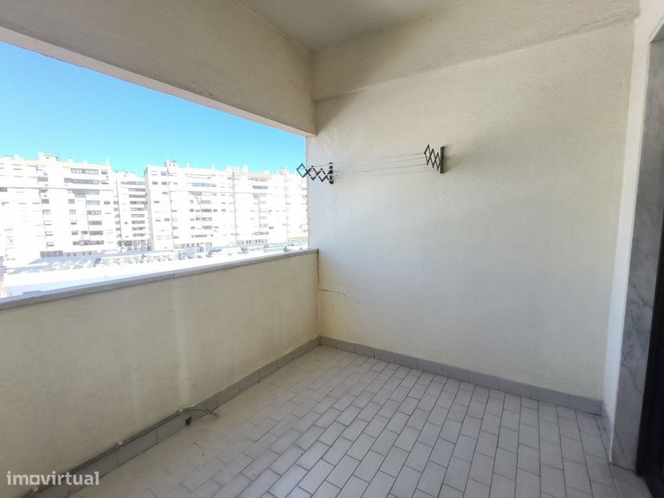 Apartamento T3 no Infantado (Loures) com Arrecadação