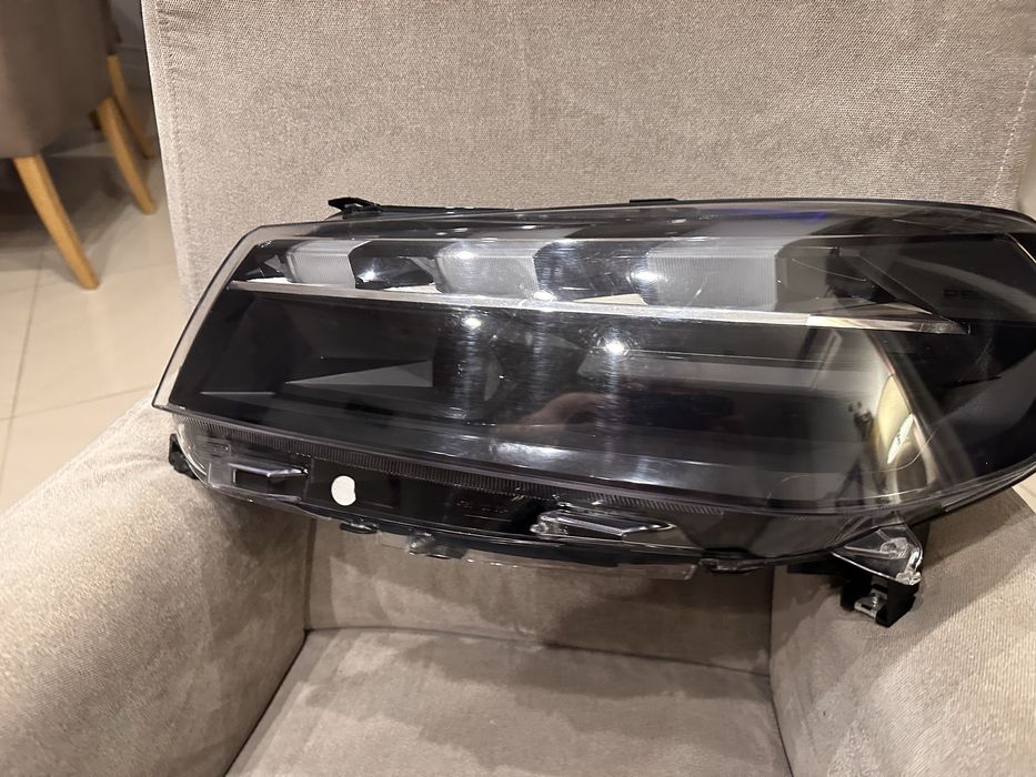 Lampa Peugeot Traveller III Lift expert