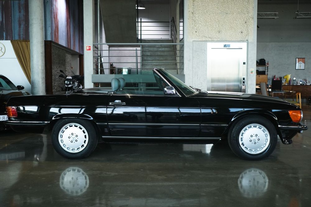 Mercedes-Benz R107 (1971-1989)