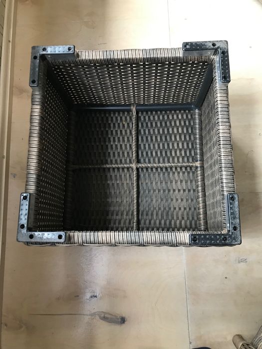 Dwa podnóżki z technorattanu sprzedam