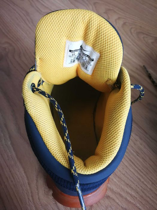 Buty zimowe Nike 24cm (38,5)