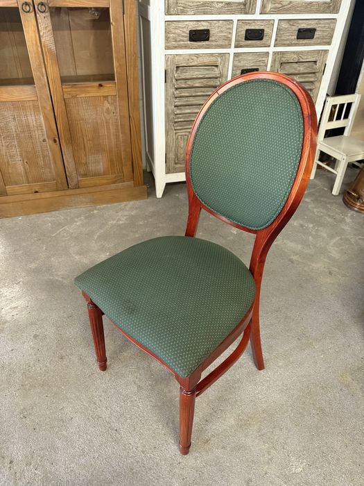 Krzesła medaliony masywne