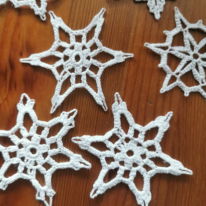 Urocze gwiazdki na choinkę ręcznie wykonane komplet 9 szt