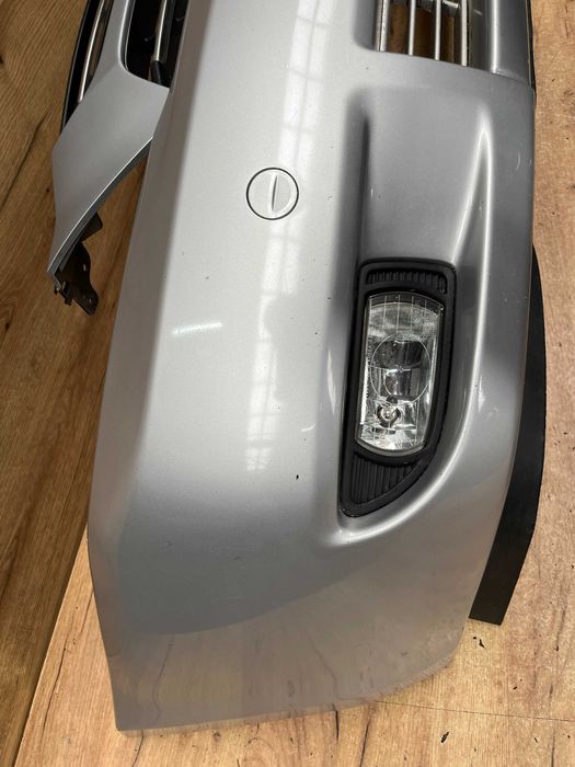 Zderzak przedni Kia Sedona