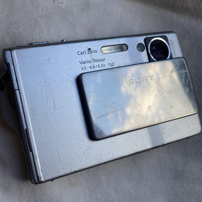 Sony cyber shot T7