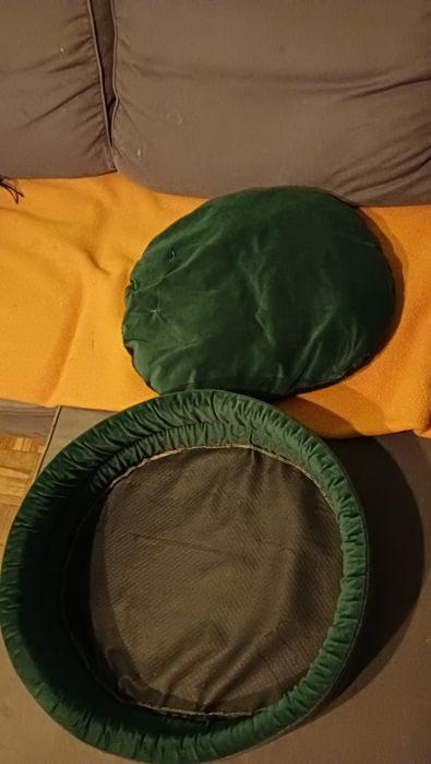Legowisko, smycz, szelki, miski