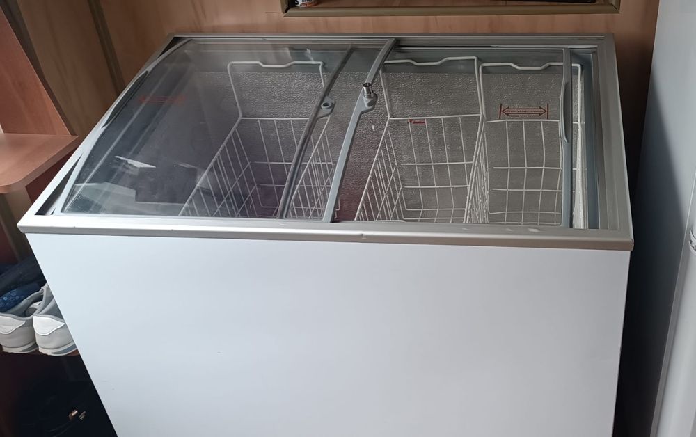 Морозильний ларь Ugur UDD 300 SCEB 238-264 л з гнутим склом