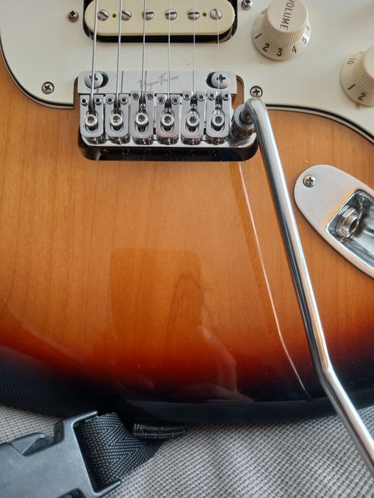 Fender Stratocaster Player HSS 2022 – VegaTrem | Shawbucker | Locking Tuners