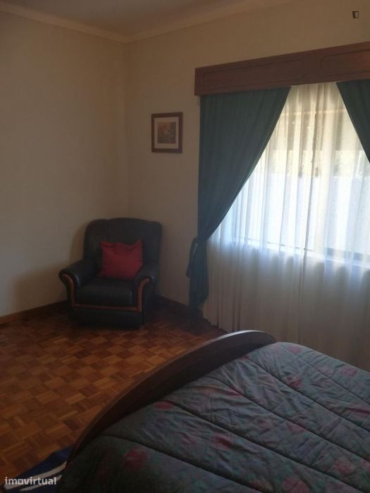 Quarto - localizado em São Martinho de Bispo Coimbra