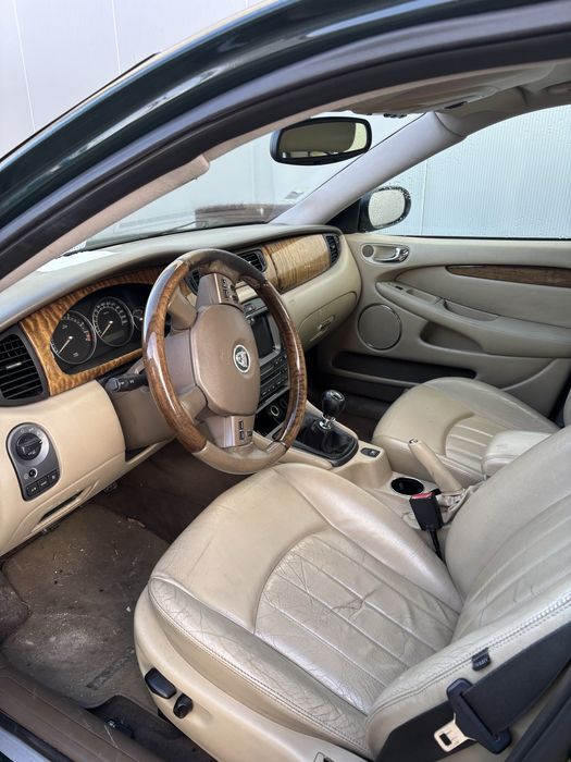 Jaguar S-type e X-type para peças