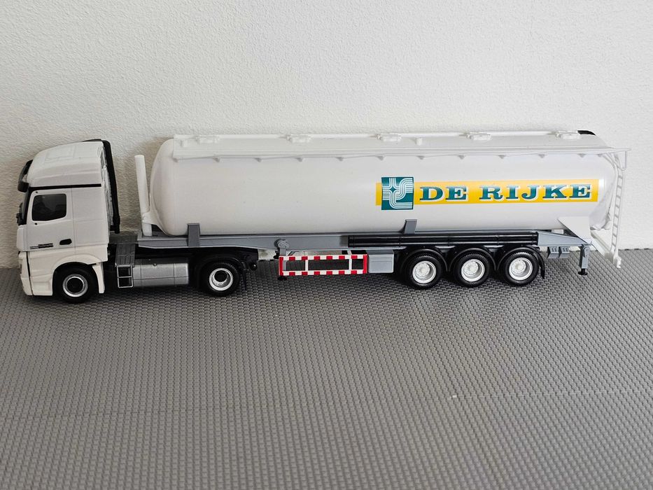 Herpa Mercedes Actros silos