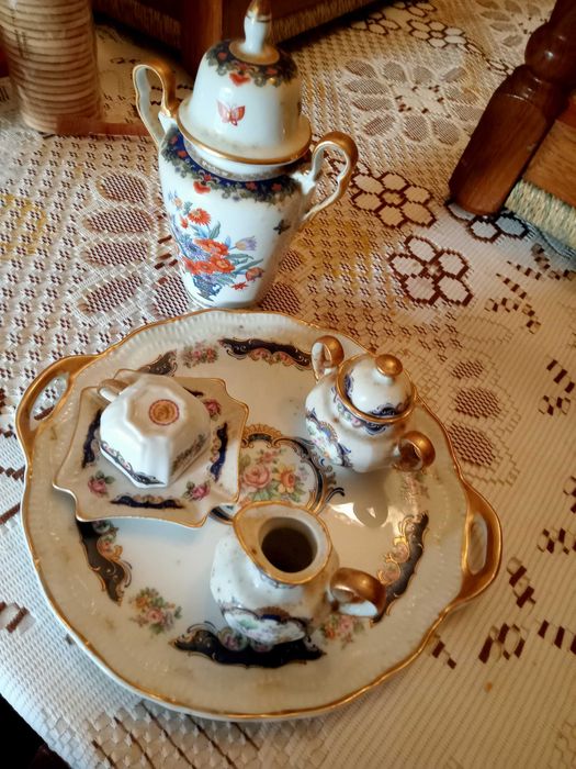 Conjunto de quatro peças de porcelana limoges antigas