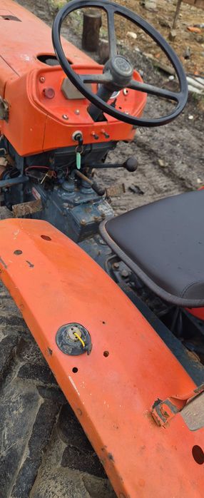 Trator kubota l185 com alfaias