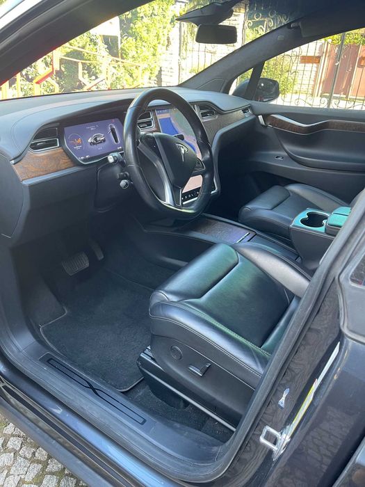 Tesla model x 2018
