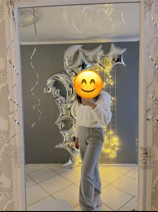 Біла кофтинка зимова