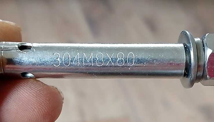 Kotwy do betonu M8x80