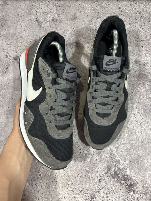 Кросівки Nike Venture Runner 42р