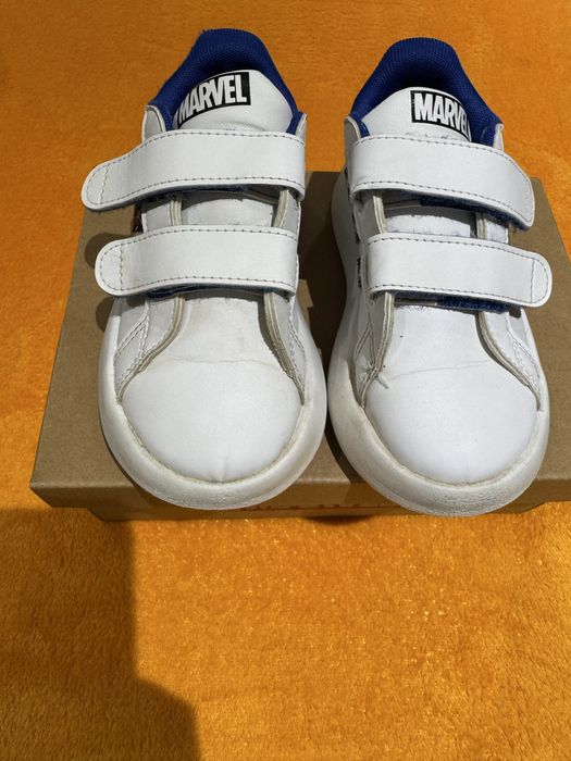 TÉNIS ADIDAS MARVEL n26 menino BOM ESTADO