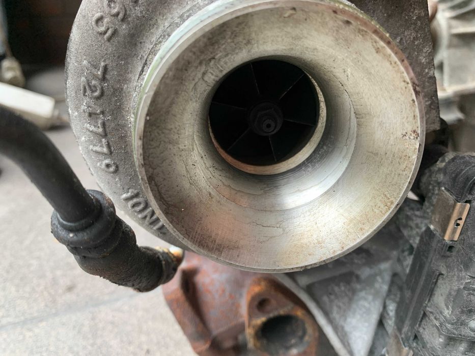 Bmw 3 e90 e91 lift 2.0 n47n turbo turbina nastawnik komplet