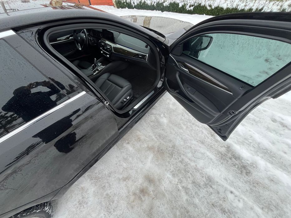 BMW 530E гібрид плагін