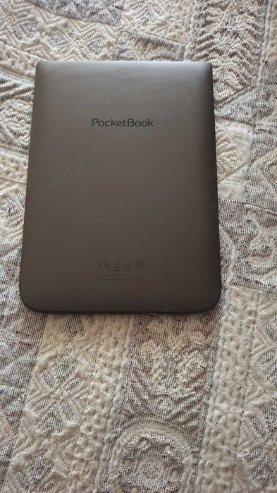 Электронную книгу PocketBook 740 с разбитым экраном.