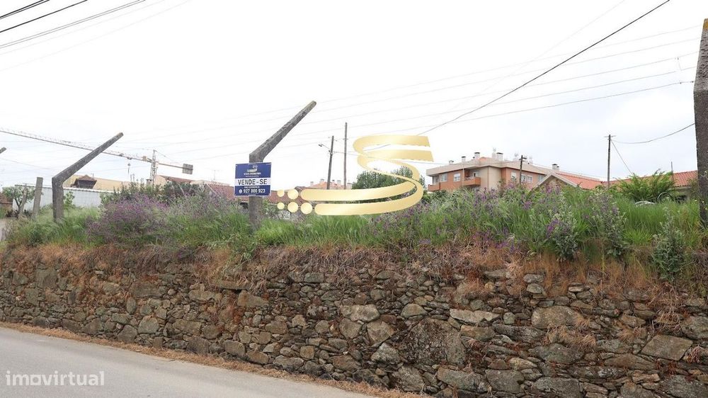 Terreno para Construção em Zona Residencial da Feira