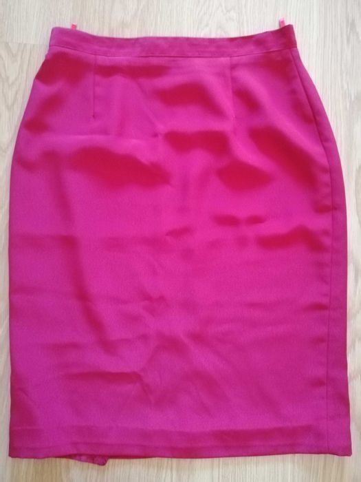 Saia Tecido Vermelho: Tam 40