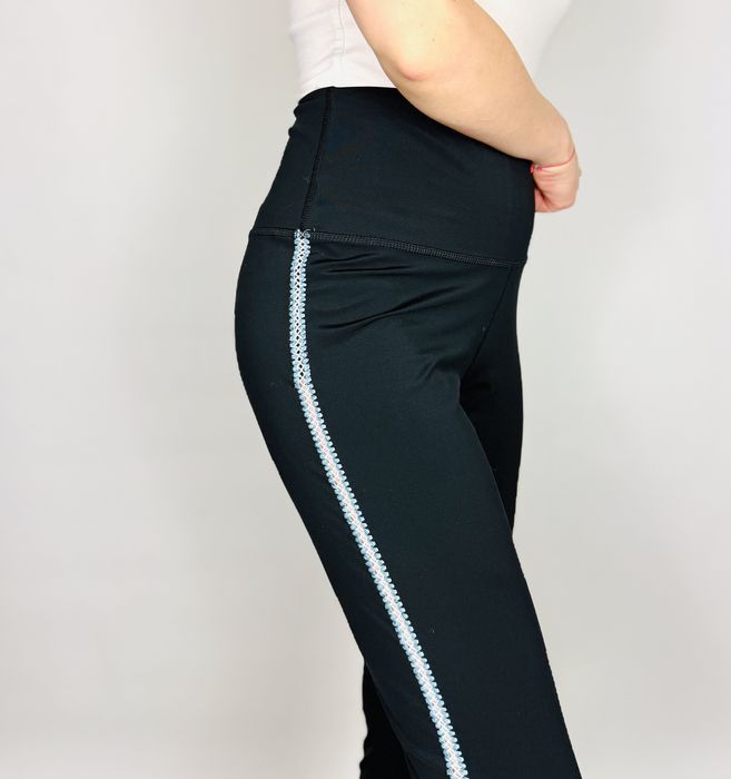 Czarne legginsy z lampasem i wysokim stanem L 40