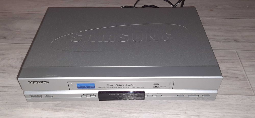 Видеомагнитофон Samsung SVR-171