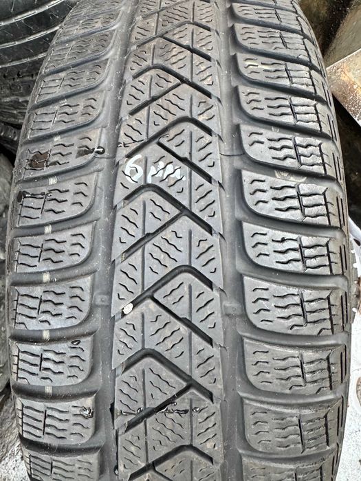 Шини PIRELLI 215/60 R16 95H, Sottozero 3, зимова резина