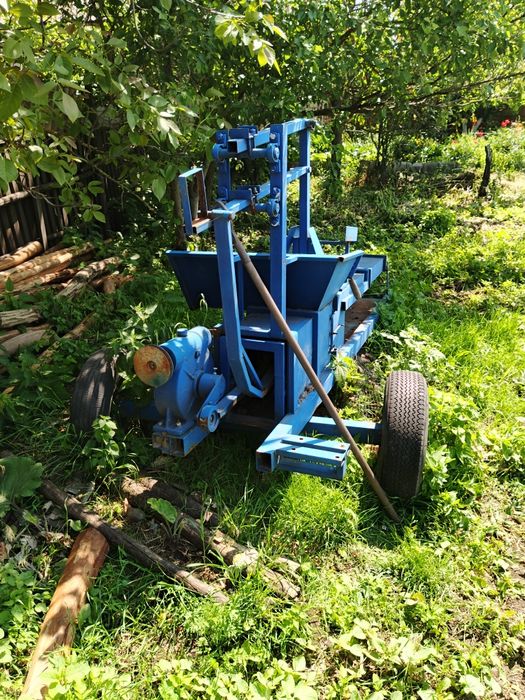 Продам цікаву штуку прес сіна соломи.