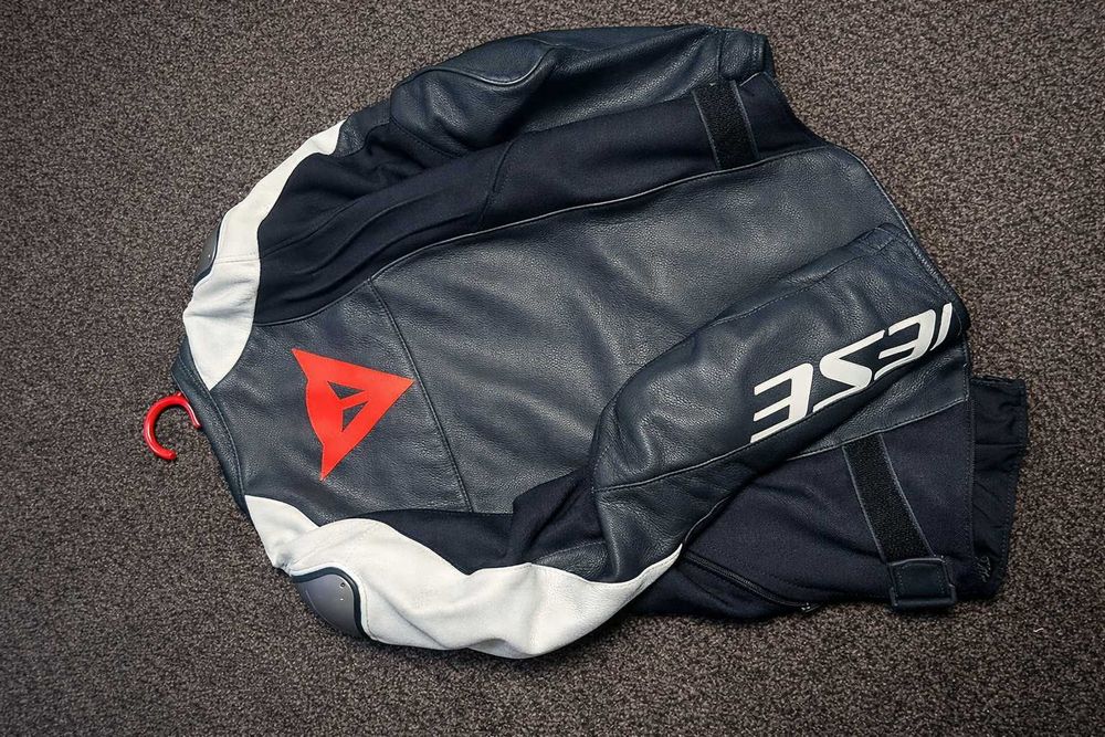 Casaco Dainese em Pele – Tamanho M – Excelente Estado