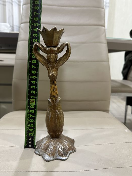 Підсвічник.    .