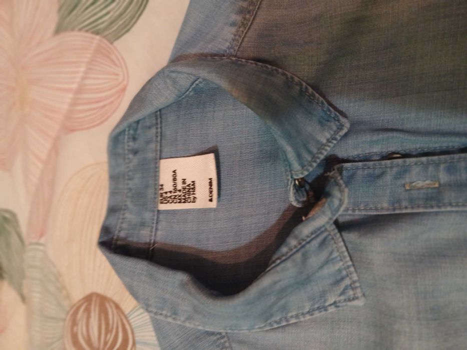 Віддам джинсову блузу H&M в доброму стані