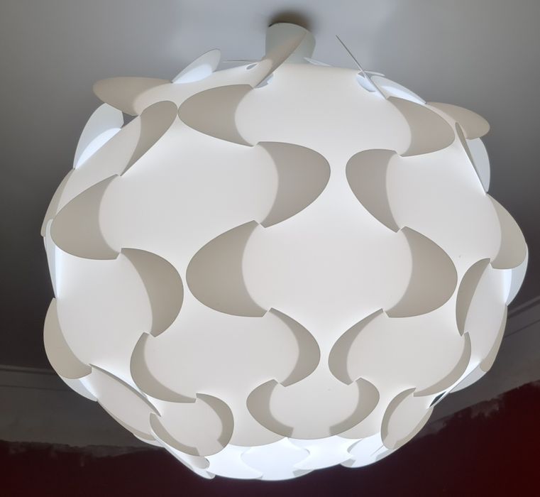 Candeeiro branco teto