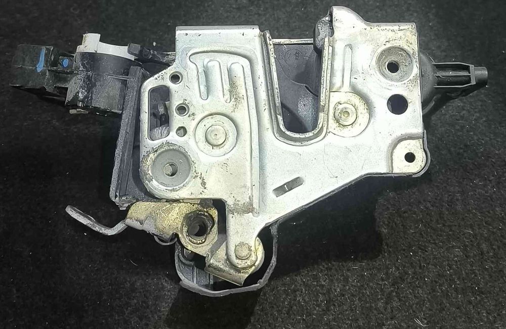 Fechadura / Fecho Porta Esquerdo 2027201735 - MERCEDES-BENZ C-CLASS