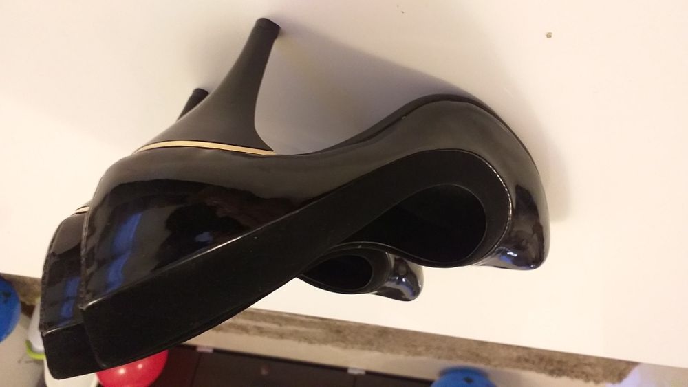 Szpilki buty czarne lakierki 40