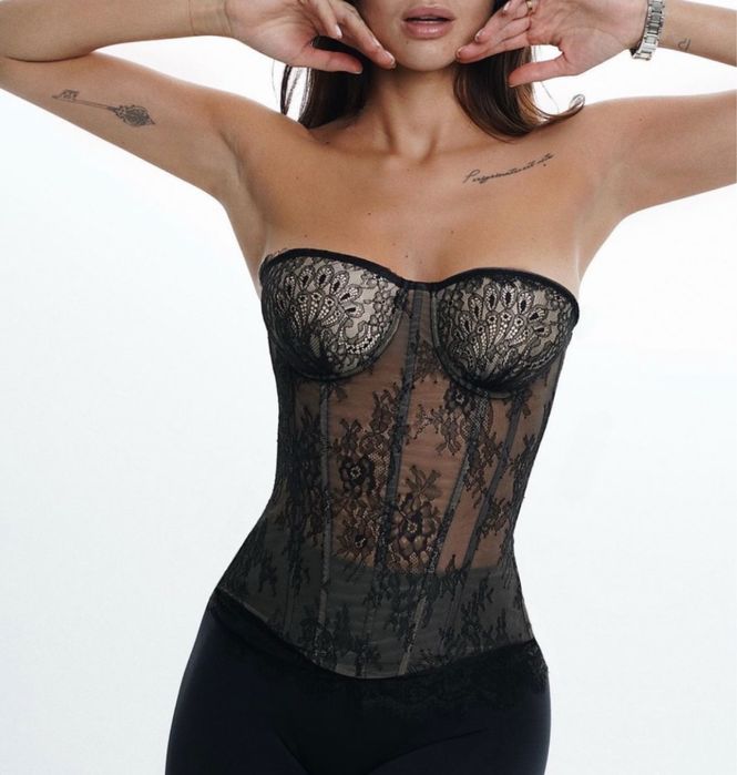 Корсет мереживний