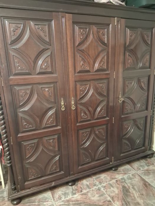 Roupeiro antigo como novo