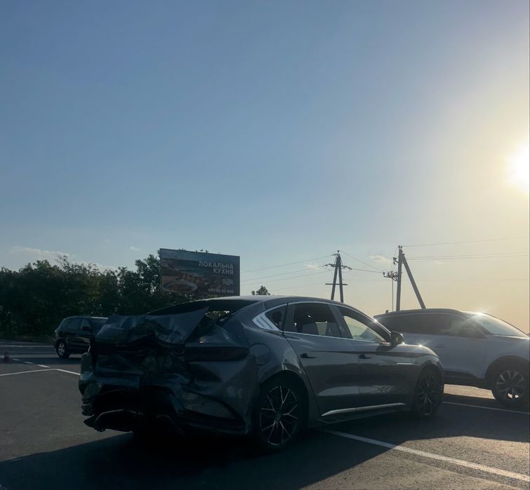 Продам byd han в топовой комплектации